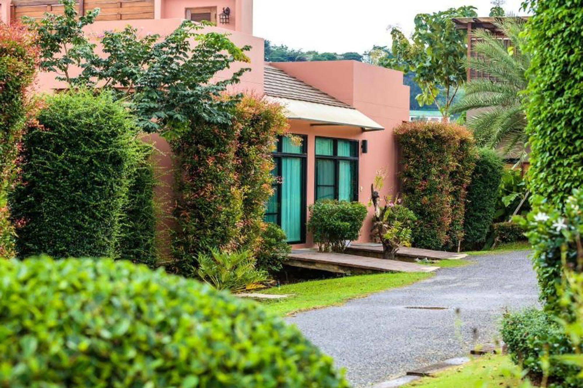 Phukumhom Khao Yai Hotel Wangkata Exterior photo
