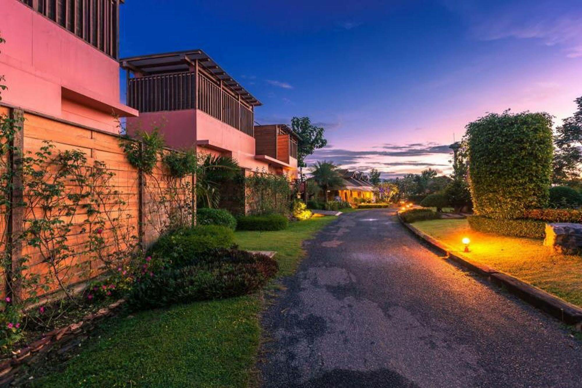 Phukumhom Khao Yai Hotel Wangkata Exterior photo