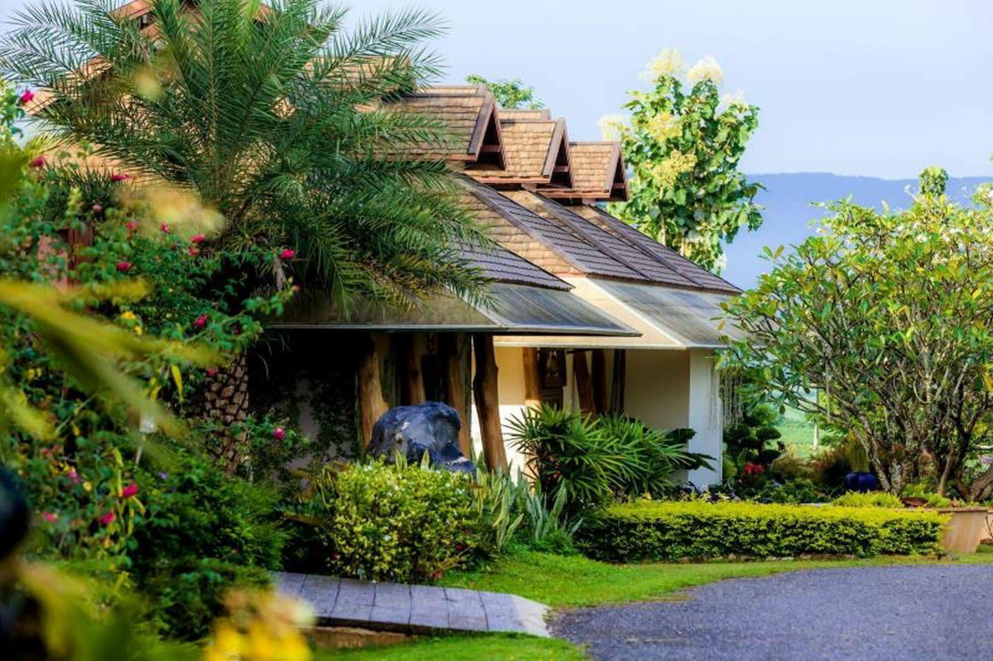 Phukumhom Khao Yai Hotel Wangkata Exterior photo
