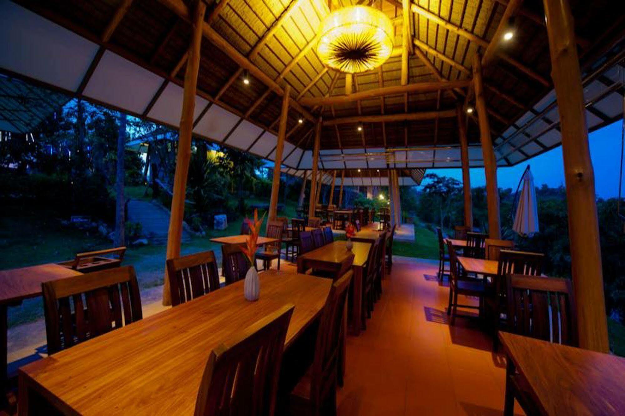 Phukumhom Khao Yai Hotel Wangkata Exterior photo