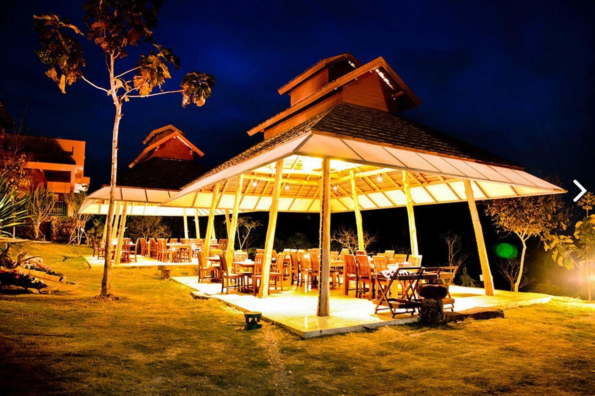 Phukumhom Khao Yai Hotel Wangkata Exterior photo